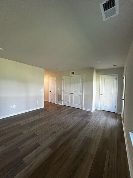 Building Photo - 8772 Whitman Dr