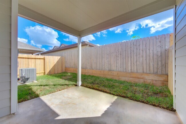 Building Photo - 10329 Harmon Smith Dr.