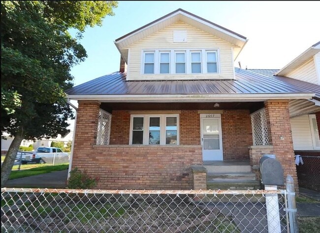 Primary Photo - 2667 Chesterfield Ave