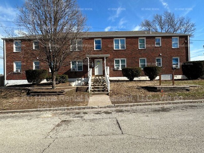 Building Photo - 901 N 16 St