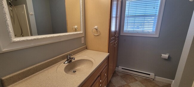 Building Photo - 3 Bedroom Single Floor House