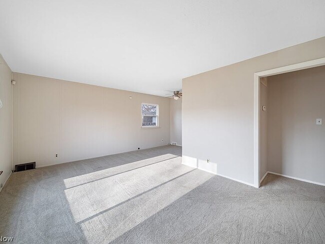 Building Photo - 26491 Shirley Ave