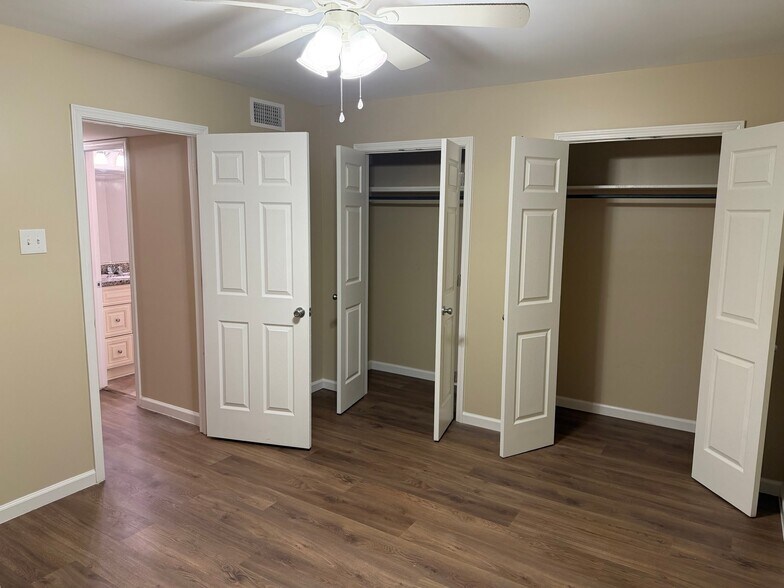 Building Photo - 4832 Finch St