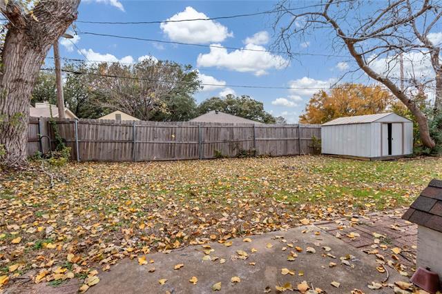 Building Photo - 6000 Maple Springs Dr