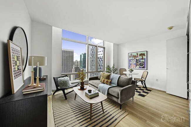 Building Photo - 18 W 48th St