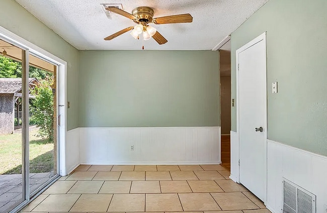 Building Photo - Spacious 3BD, 2BTH Home Right off 12th AVE Minutes from the highway and 5 Minutes from OU Campus!