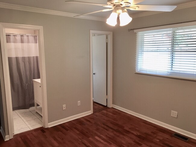 Building Photo - 1205 Ogilvie Dr NE