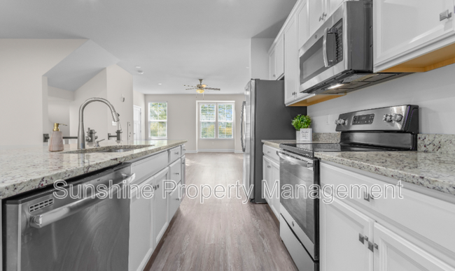 Building Photo - 432 Westport St