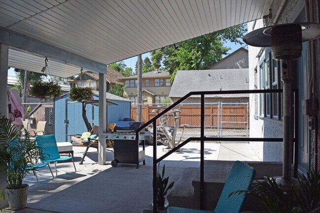 Building Photo - Furnished Studio Near Hospitals with Cable TV and Free Laundry