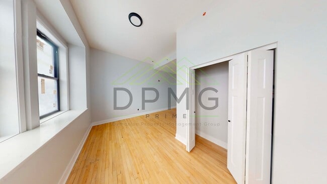 Building Photo - 1030 S Holmes St