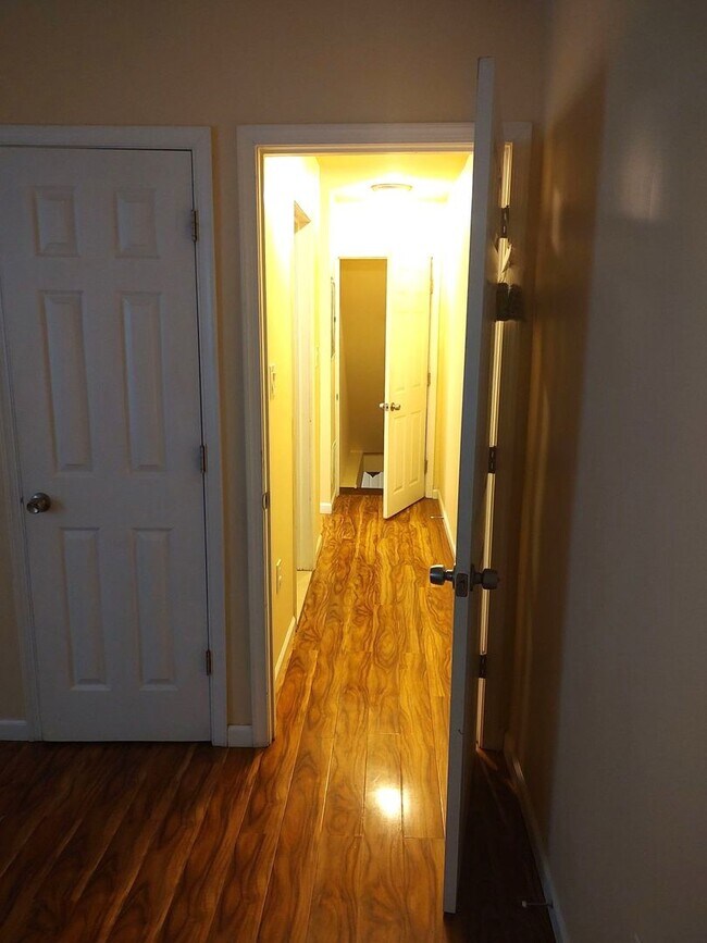 Building Photo - 1507 W Stiles St