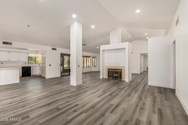 Building Photo - 7608 W McRae Way