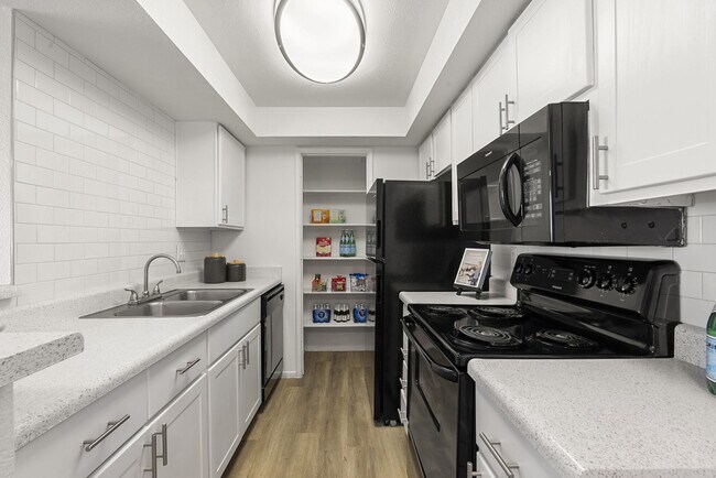 Building Photo - Parklane Commons