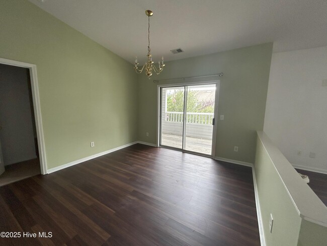 Building Photo - 4140 Breezewood Dr