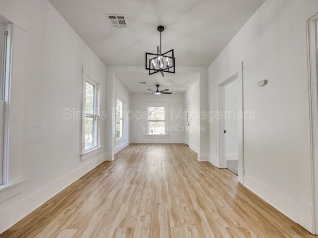 Building Photo - 811 W Wade St