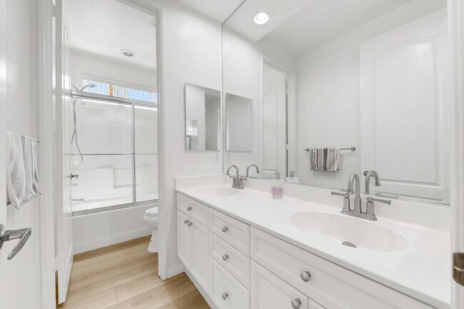 Building Photo - 81441 Avenida Gonzales