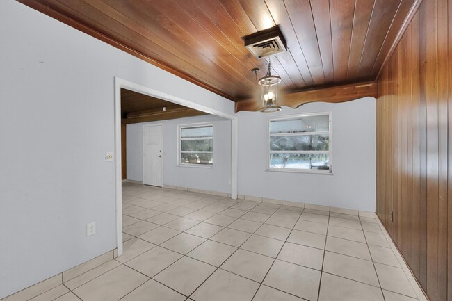 Building Photo - 4910 Ralls Rd