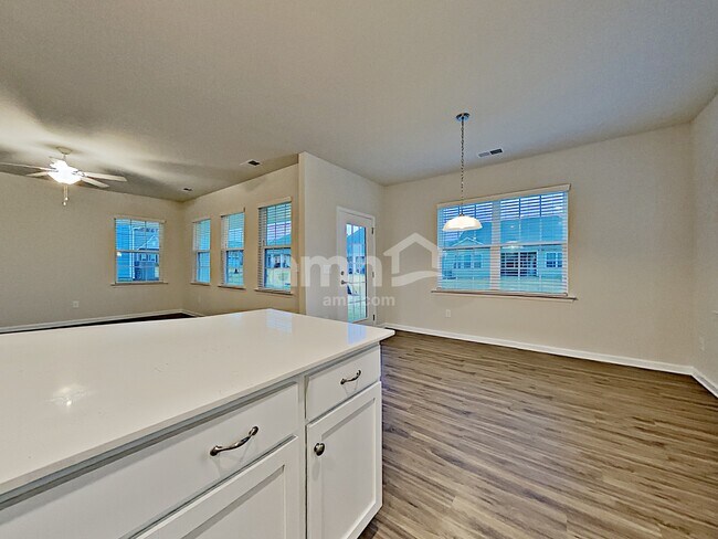 Building Photo - 14326 Hugh Dixon Way