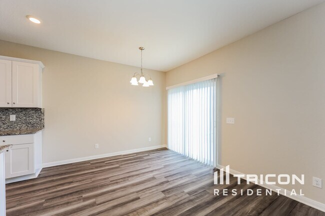 Building Photo - 14616 Maple Ter
