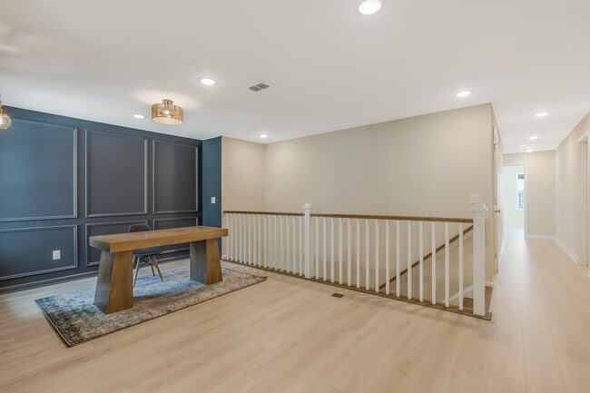 Building Photo - 219 Myrtle Rd