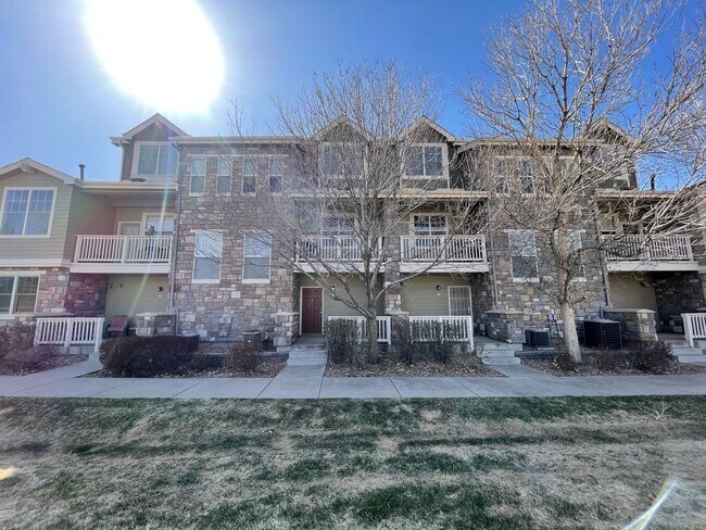 Building Photo - Quiet, Open and Private, Surounded by Nature! Attached 2 CAR Garage!
