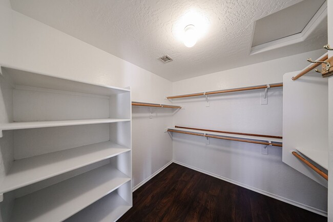 Building Photo - RV GATE! Lovely 4 bedroom, 3 bathroom home...