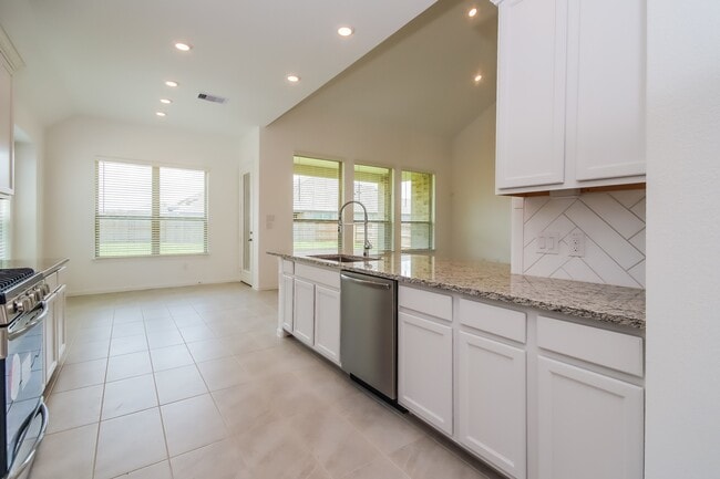 Building Photo - 9451 Vis Fls Trce