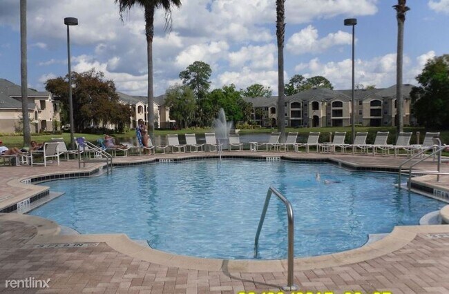 Building Photo - 2 br, 2 bath Condo - 940 Village Trl