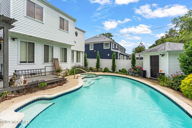 Building Photo - 608 Corlies Ave