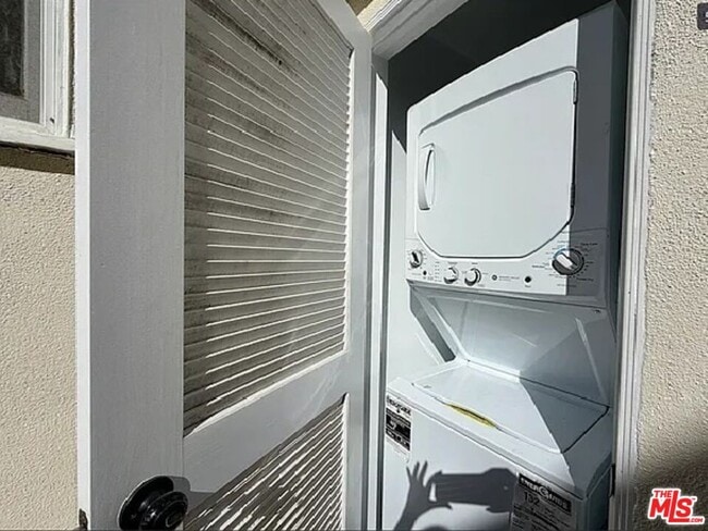 Building Photo - 1111 21st St