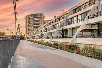 Building Photo - The Promenade at Marina City Club