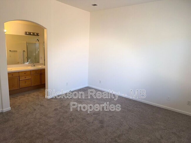 Building Photo - 155 Sagebrook Dr