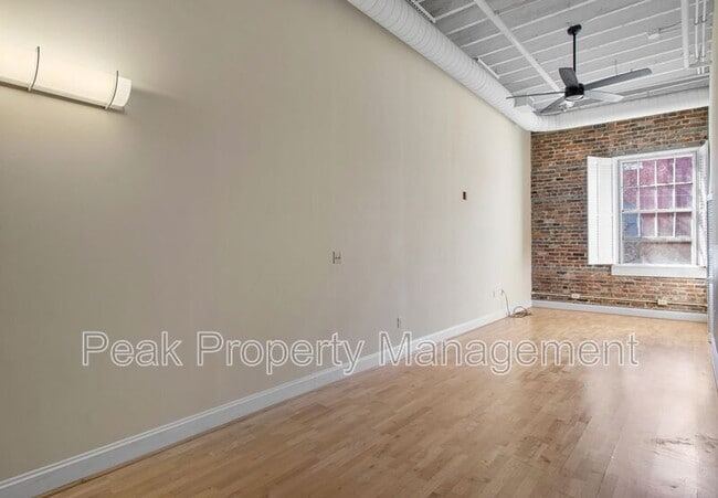 Building Photo - 306 N 26th St