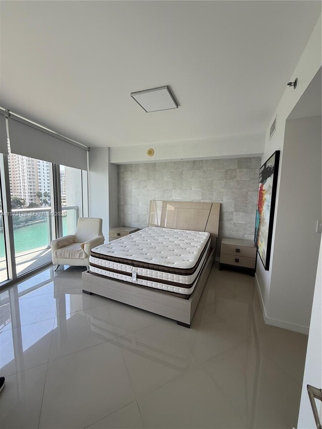 Building Photo - 465 Brickell Ave