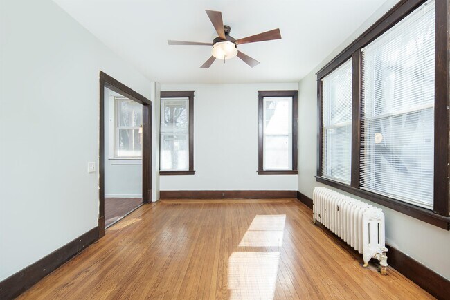 Building Photo - 814 Lancaster St