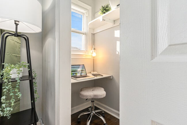 Building Photo - 145 Isabel Ave