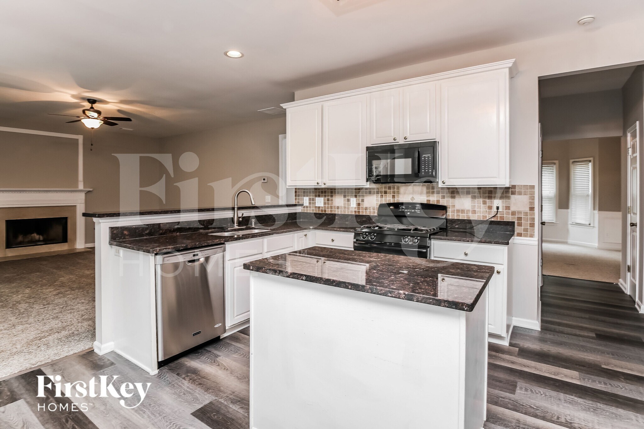 Building Photo - 3215 Maple Terrace Dr