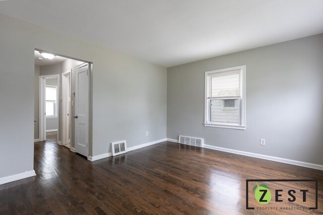 Building Photo - 19366 Woodside St