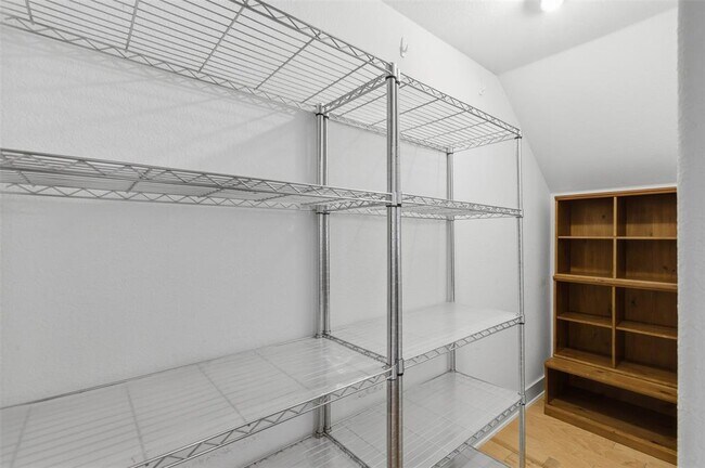 Building Photo - 7107 Mowbray St