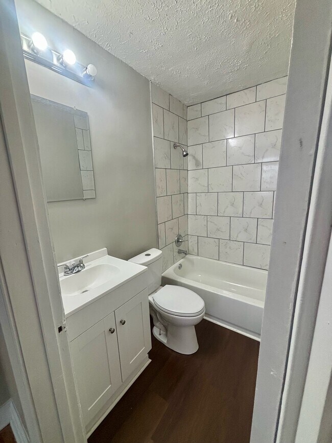 Building Photo - 328 Cecil Ave