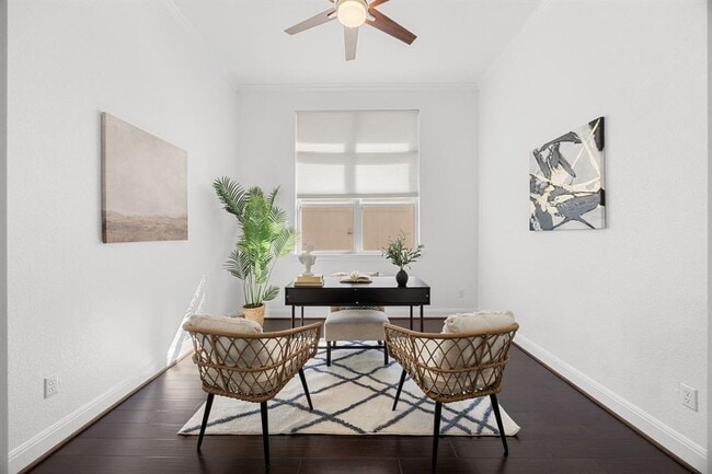 Building Photo - 5501 La Canada Wy