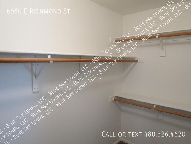 Building Photo - 6660 E Richmond St