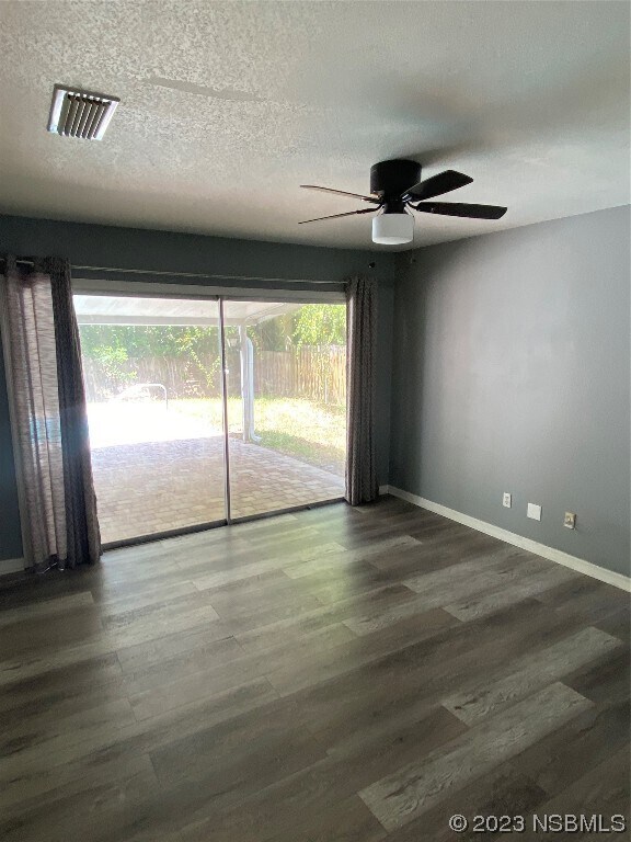 Building Photo - 2622 Travelers Palm Dr