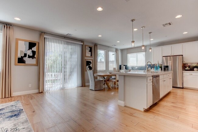 Building Photo - 8580 Luse St