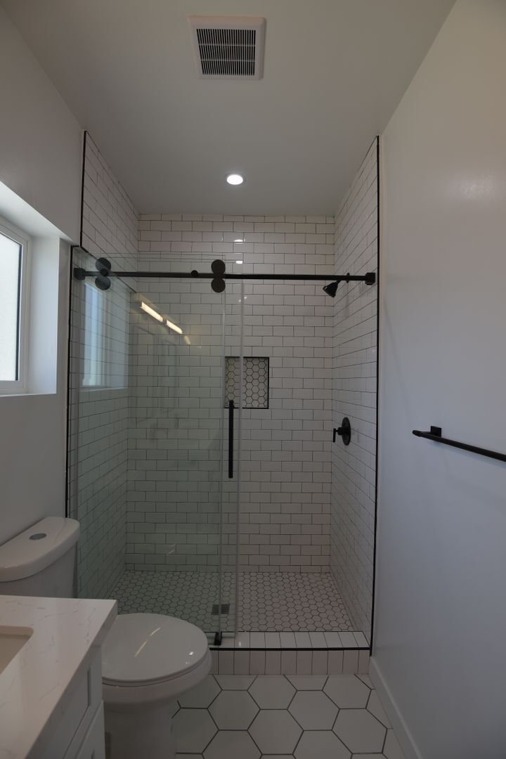 Building Photo - 5915 Fair Ave