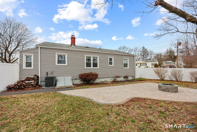 Building Photo - 125 Twin Brook Rd