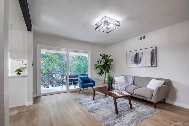 Building Photo - Fully Remodeled 2BR Condo with Designer Fi...