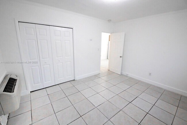 Building Photo - 7315 Byron Ave