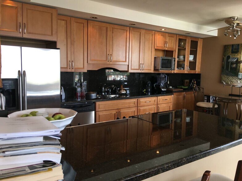 Building Photo - 11930 N Bayshore Dr