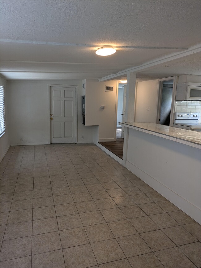 Building Photo - 2934 Plumosa Ln